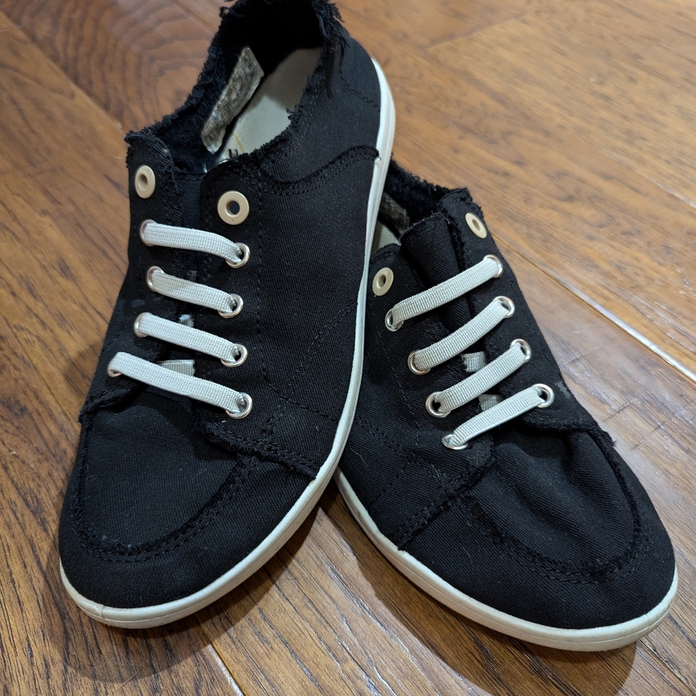 Vionic Black Sneakers with White Accents